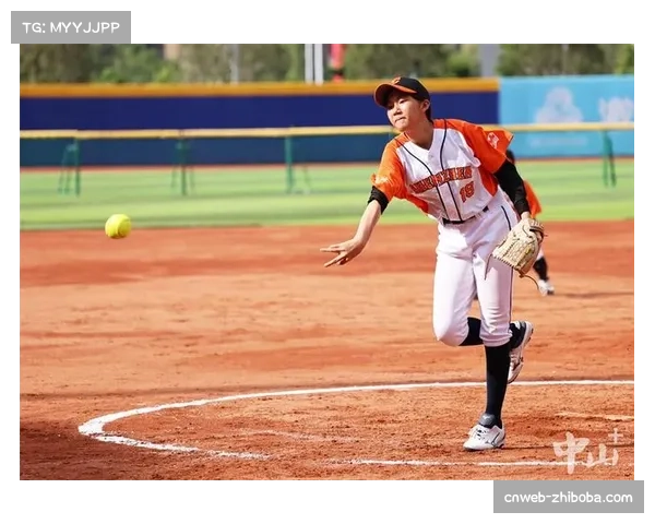 通讯：幕后英雄——跟随一位垒球赛事资深场地维护员的一天